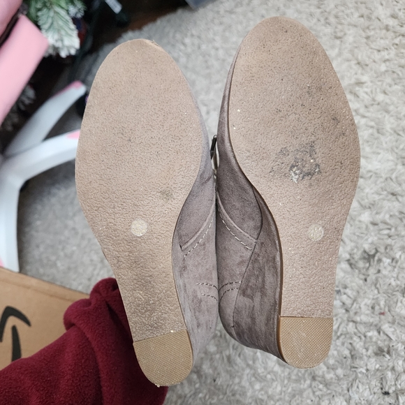 Arizona Grey Taupe Wedge Heels - Picture 5 of 5